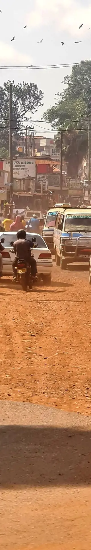 Fahrt durch das hektische Kampala